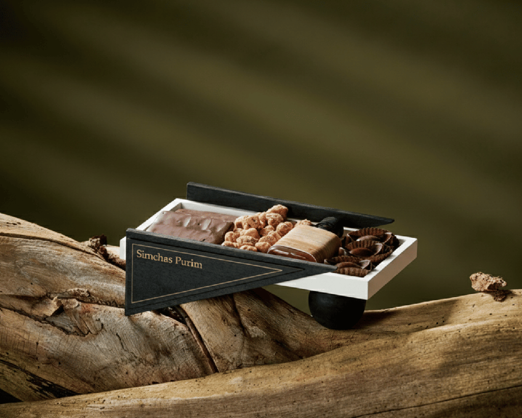 Purim Tray On Riser SM