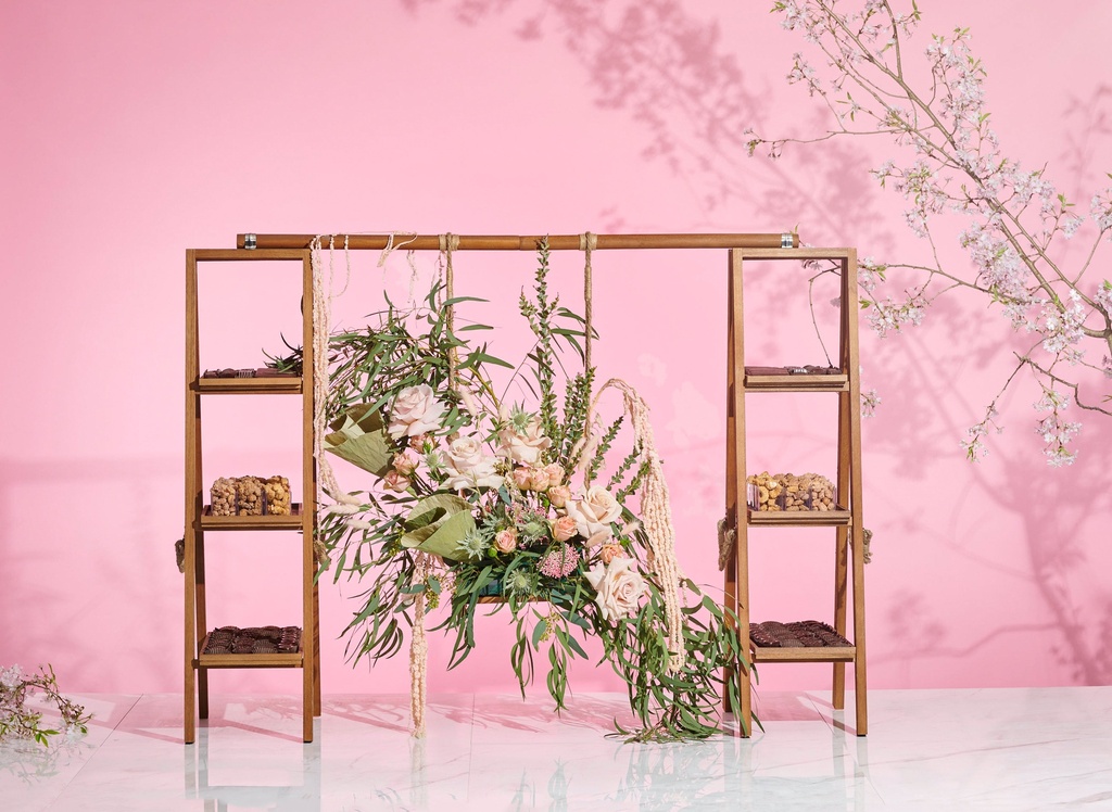 Floral Tall Deluxe Ladder