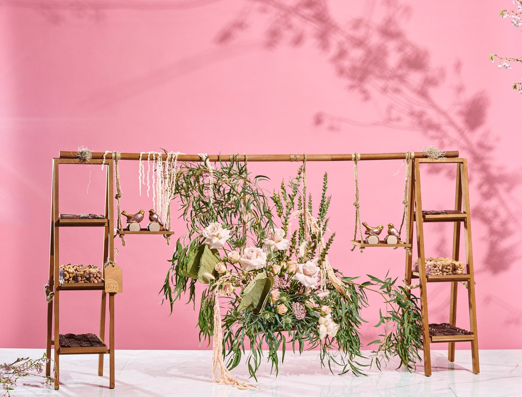 Floral Tall Deluxe Ladder