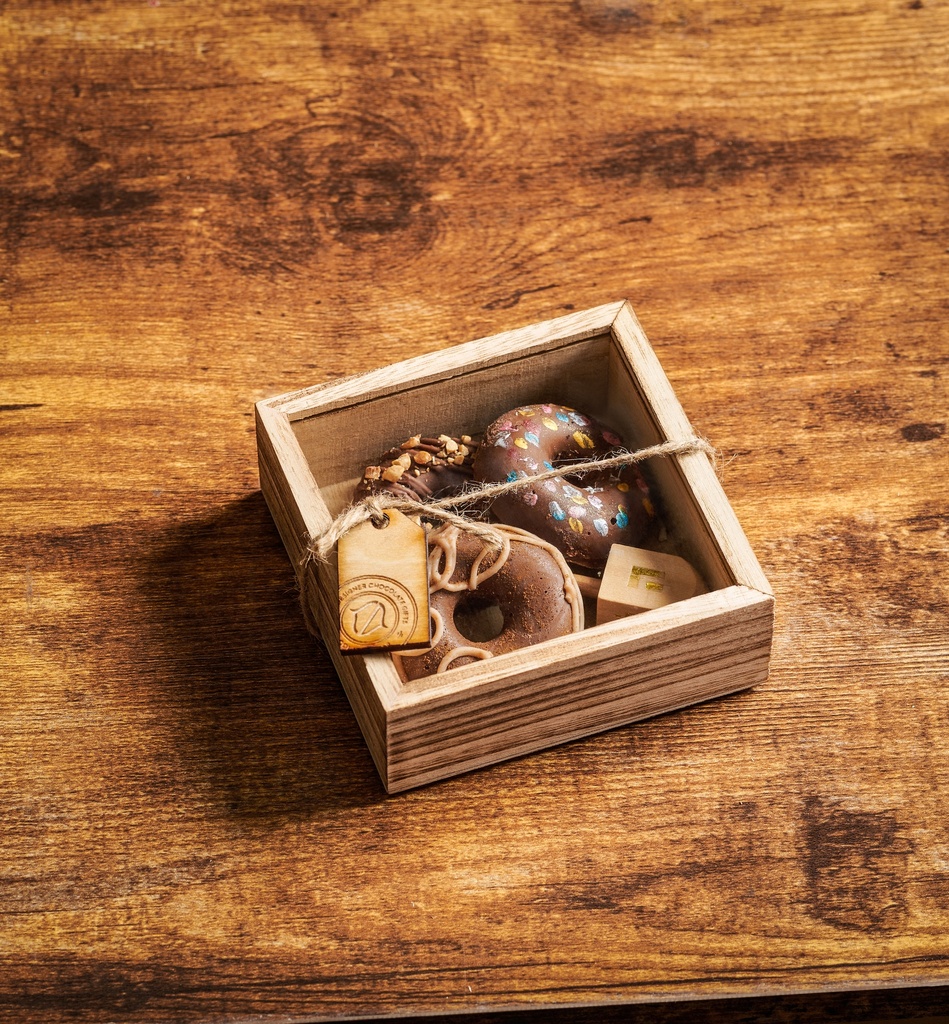 Multiple Donuts In A Box