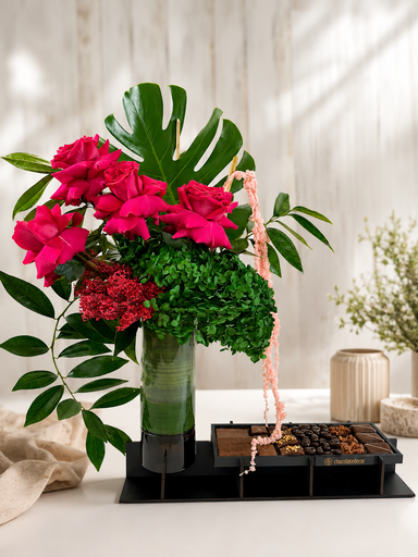 [81613] Glass Vase with Black Base Med